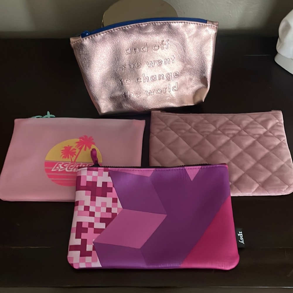 Ipsy makeup bags (set)